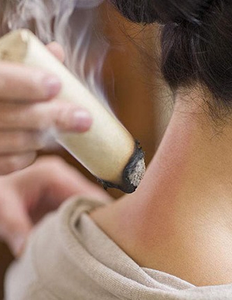 Bệnh nhân đau mỏi vai gáy